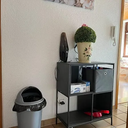 Gemuetliche In Ruhiger Lage 아파트